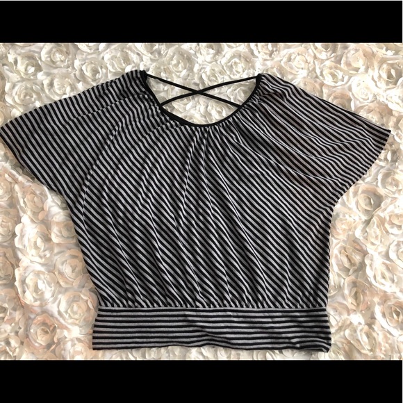 a.n.a Tops - Cute sexy top